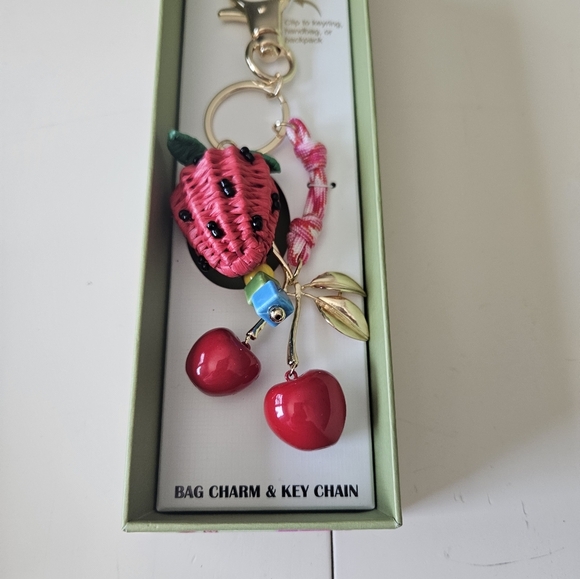 NWT Piper K Crochet Fruit Bag Charm/Keychain - Picture 3 of 4